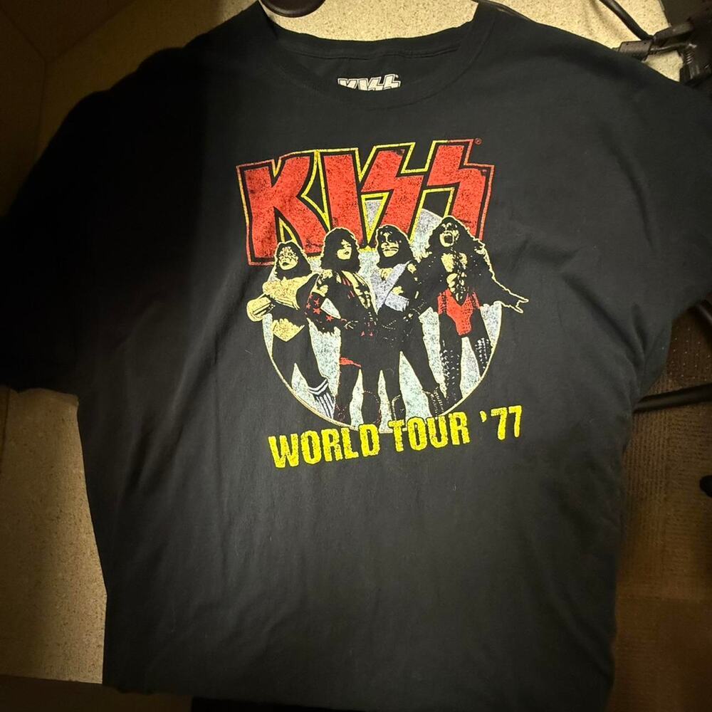Kiss world tour 77 black